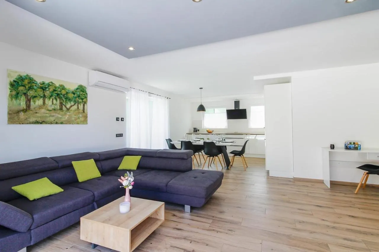 Stunning Modern Villa Monte Vernal In Pula Near The Beach And City Center 0*,  Croatia