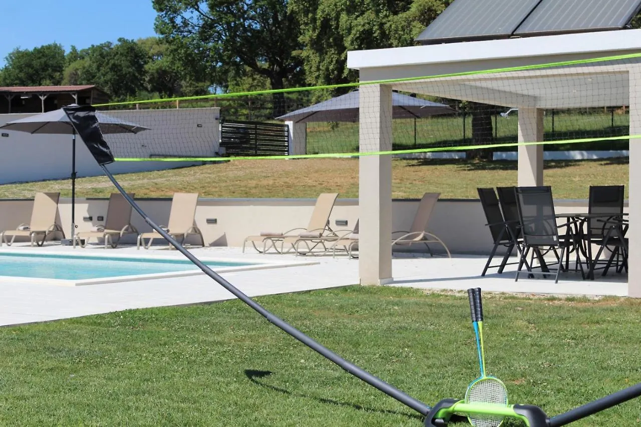 Stunning Modern Villa Monte Vernal In Pula Near The Beach And City Center