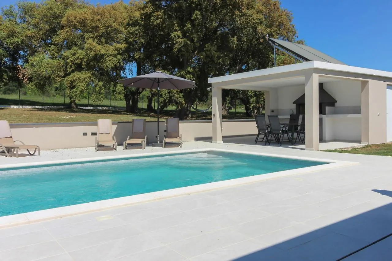 Stunning Modern Villa Monte Vernal In Pula Near The Beach And City Center